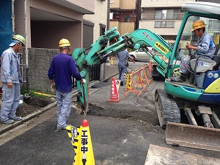 ガス配管工事中